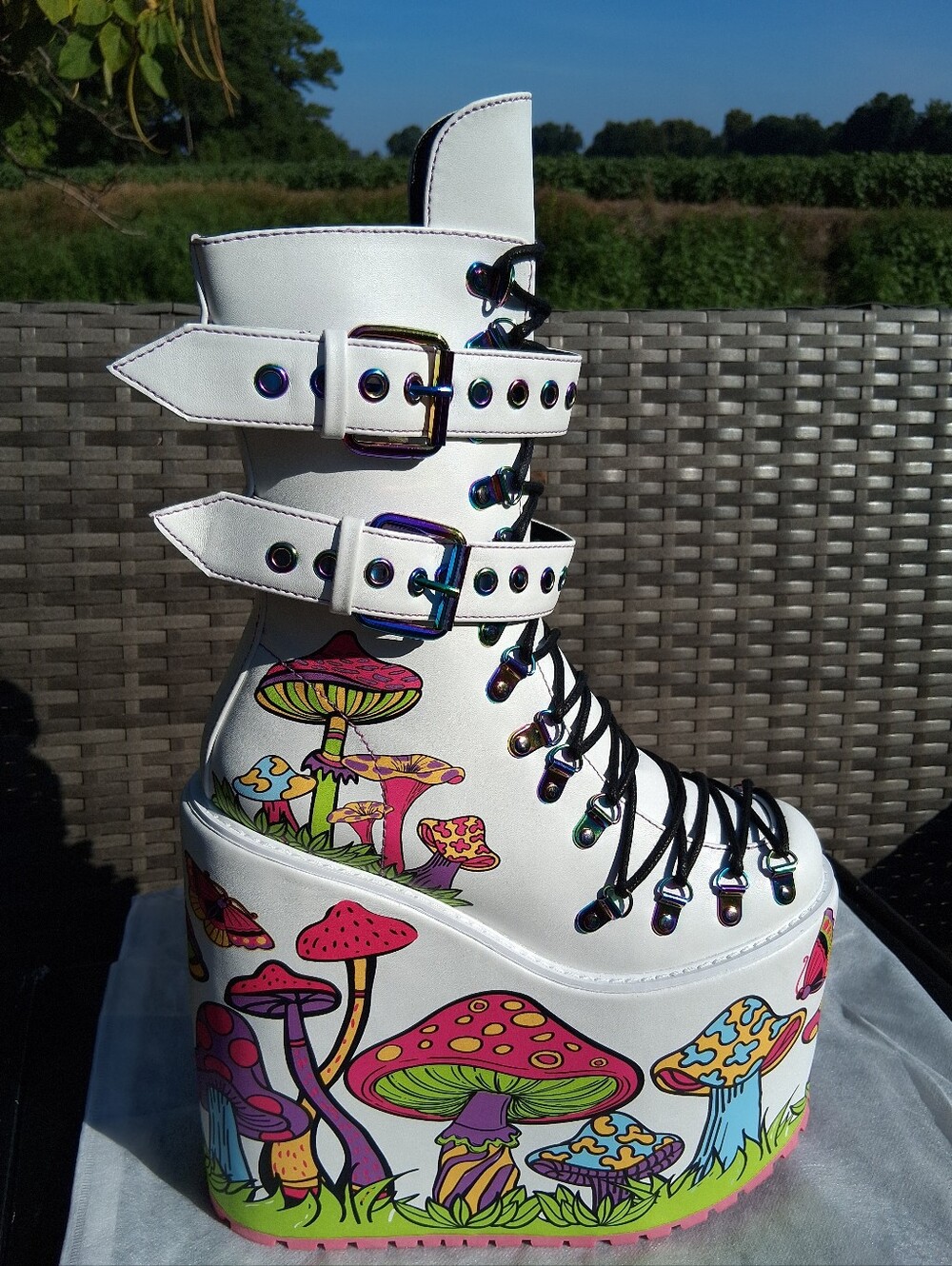 CURRENT MOOD® Psychedelic Fairytale Double Stack Traitor Boots in White | Size 9 - Picture 5 of 11